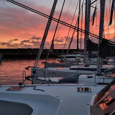 Elegant Yacht *