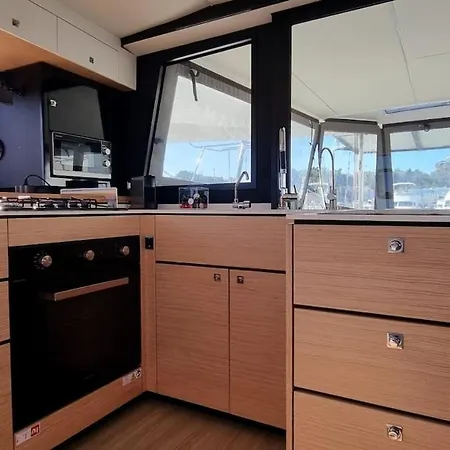 Elegant Yacht *