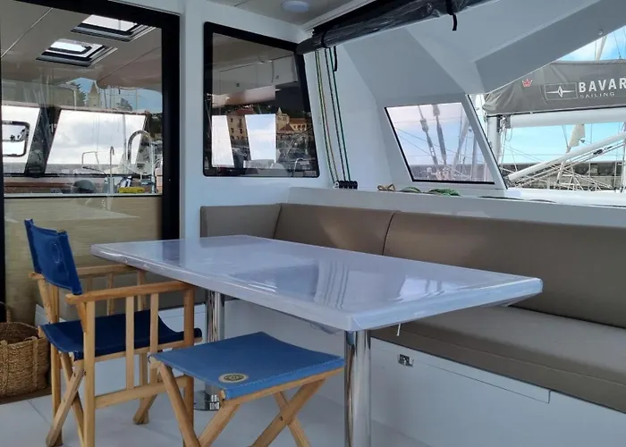 Elegant Yacht Hotel na wodzie Віавіа