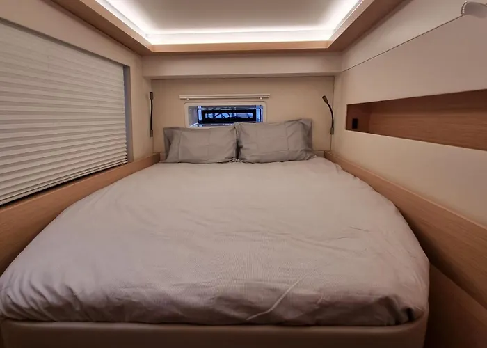 Hotel na wodzie Elegant Yacht Віавіа