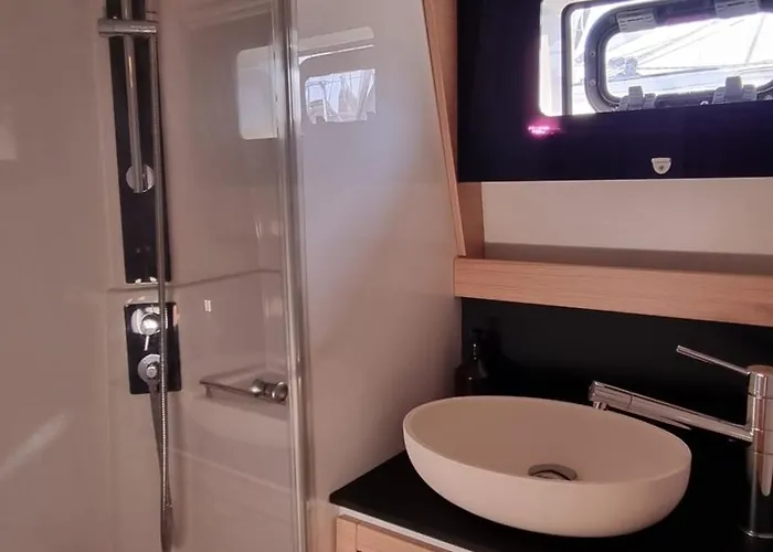 Elegant Yacht *