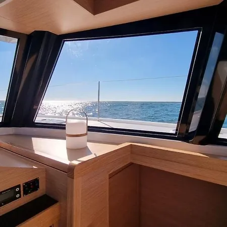 Elegant Yacht Πλωτό κατάλυμα Κασκαΐς