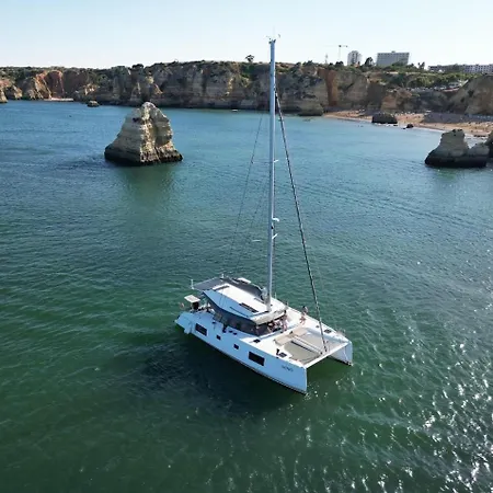 Elegant Yacht Πλωτό κατάλυμα Κασκαΐς