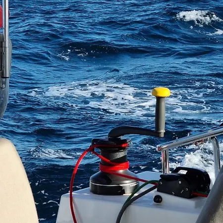 Elegant Yacht Πλωτό κατάλυμα